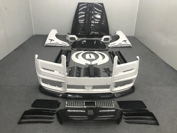 MSY Style Half Carbon Fiber Car Body Kit for Rolls Royce Cullinan - Image 4